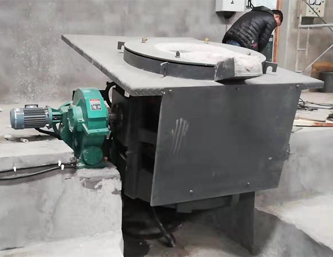 熔銅爐調(diào)試安裝現(xiàn)場